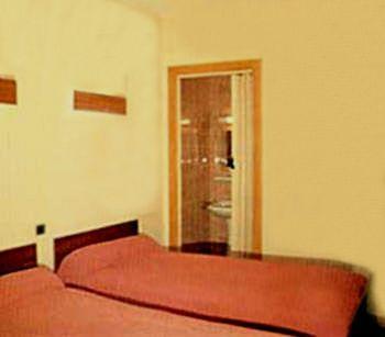Hotel A La Croix De Malte Lourdes
